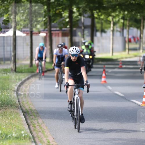 10.08.2025 - GEWOBA Citytriathlon Bremen Yannick Fuchs http://msf.ph/oto/8561674 10.08.2025 14:23:26 Radfahren 99, 154, 200, 205, 209, 213, 222, 225, 250, 251, 317, 478, 480 meine-sportfotos.de