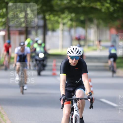 10.08.2025 - GEWOBA Citytriathlon Bremen Yannick Fuchs http://msf.ph/oto/8561684 10.08.2025 14:23:27 Radfahren 99, 154, 200, 205, 209, 213, 222, 225, 250, 251, 317, 478 meine-sportfotos.de