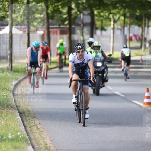 10.08.2025 - GEWOBA Citytriathlon Bremen Yannick Fuchs http://msf.ph/oto/8561691 10.08.2025 14:23:28 Radfahren 99, 154, 200, 205, 209, 213, 225, 234, 250, 251, 317, 478 meine-sportfotos.de
