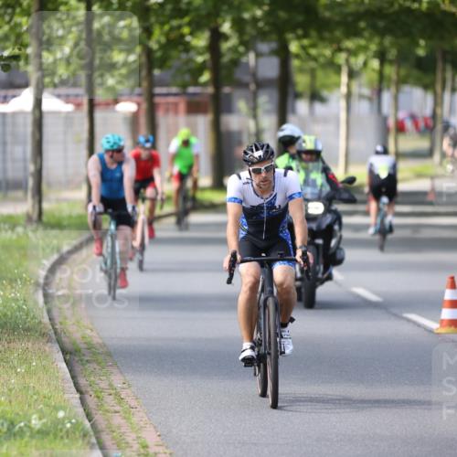 10.08.2025 - GEWOBA Citytriathlon Bremen Yannick Fuchs http://msf.ph/oto/8561693 10.08.2025 14:23:28 Radfahren 99, 154, 200, 205, 209, 213, 225, 234, 250, 251, 317, 478 meine-sportfotos.de