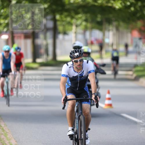 10.08.2025 - GEWOBA Citytriathlon Bremen Yannick Fuchs http://msf.ph/oto/8561697 10.08.2025 14:23:29 Radfahren 99, 154, 200, 205, 213, 225, 234, 250, 251, 317, 478 meine-sportfotos.de