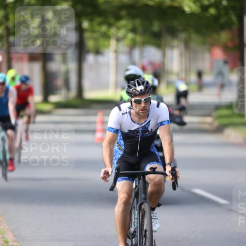 10.08.2025 - GEWOBA Citytriathlon Bremen Yannick Fuchs http://msf.ph/oto/8561699 10.08.2025 14:23:29 Radfahren 99, 154, 200, 205, 213, 225, 234, 250, 251, 317, 478 meine-sportfotos.de
