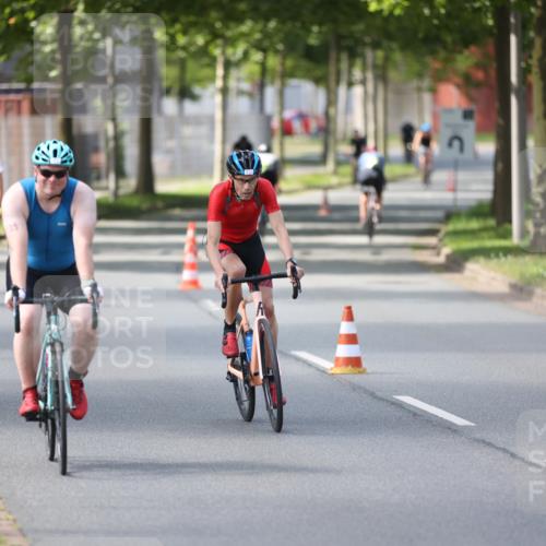 10.08.2025 - GEWOBA Citytriathlon Bremen Yannick Fuchs http://msf.ph/oto/8561706 10.08.2025 14:23:30 Radfahren 99, 154, 200, 205, 225, 234, 250, 251, 317, 478 meine-sportfotos.de