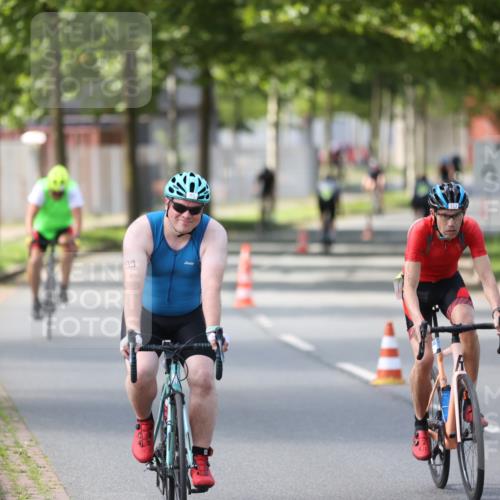 10.08.2025 - GEWOBA Citytriathlon Bremen Yannick Fuchs http://msf.ph/oto/8561711 10.08.2025 14:23:31 Radfahren 99, 154, 158, 200, 205, 225, 234, 250, 251, 317 meine-sportfotos.de