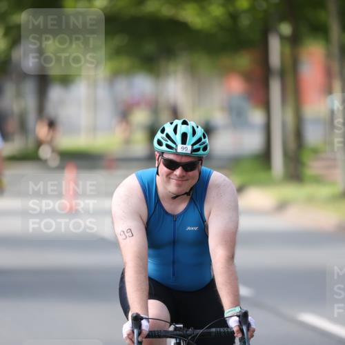 10.08.2025 - GEWOBA Citytriathlon Bremen Yannick Fuchs http://msf.ph/oto/8561721 10.08.2025 14:23:32 Radfahren 99, 154, 158, 200, 205, 225, 234, 250, 251, 317 meine-sportfotos.de
