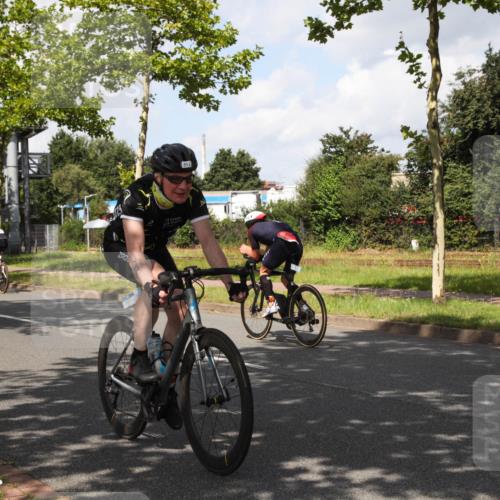 10.08.2025 - GEWOBA Citytriathlon Bremen Yannick Fuchs http://msf.ph/oto/8561722 10.08.2025 12:20:19 Radfahren 565, 570, 596, 631, 720, 782, 784, 844, 892, 920 meine-sportfotos.de