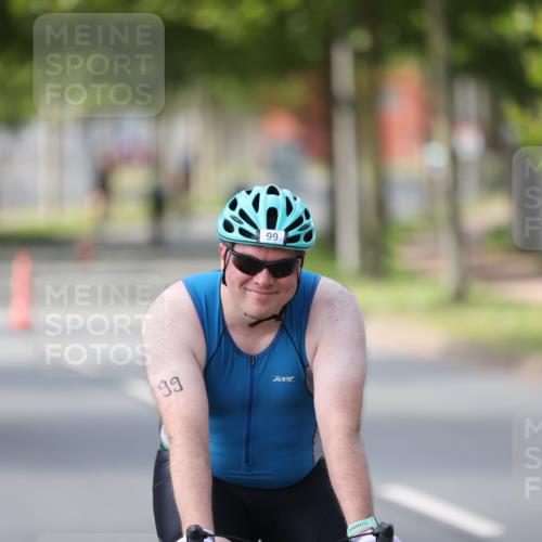 10.08.2025 - GEWOBA Citytriathlon Bremen Yannick Fuchs http://msf.ph/oto/8561724 10.08.2025 14:23:32 Radfahren 99, 154, 158, 200, 205, 225, 234, 250, 251, 317 meine-sportfotos.de