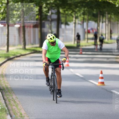 10.08.2025 - GEWOBA Citytriathlon Bremen Yannick Fuchs http://msf.ph/oto/8561726 10.08.2025 14:23:33 Radfahren 99, 154, 158, 200, 205, 225, 234, 250, 251, 317 meine-sportfotos.de