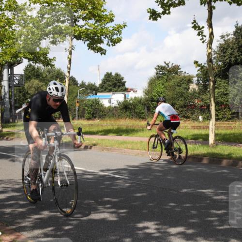 10.08.2025 - GEWOBA Citytriathlon Bremen Yannick Fuchs http://msf.ph/oto/8561728 10.08.2025 12:20:22 Radfahren 563, 565, 570, 596, 631, 720, 734, 844, 892 meine-sportfotos.de
