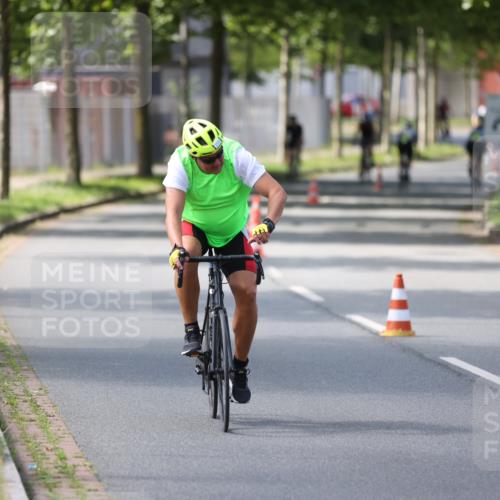 10.08.2025 - GEWOBA Citytriathlon Bremen Yannick Fuchs http://msf.ph/oto/8561729 10.08.2025 14:23:33 Radfahren 99, 154, 158, 200, 205, 225, 234, 250, 251, 317 meine-sportfotos.de