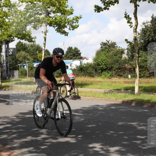 10.08.2025 - GEWOBA Citytriathlon Bremen Yannick Fuchs http://msf.ph/oto/8561743 10.08.2025 12:20:32 Radfahren 563, 565, 596, 631, 720, 734, 829, 900 meine-sportfotos.de