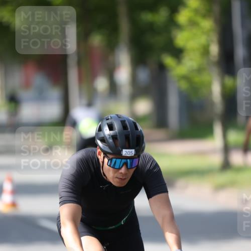 10.08.2025 - GEWOBA Citytriathlon Bremen Yannick Fuchs http://msf.ph/oto/8561744 10.08.2025 14:23:41 Radfahren 128, 158, 205, 234, 250, 251, 317 meine-sportfotos.de
