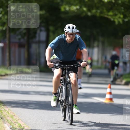 10.08.2025 - GEWOBA Citytriathlon Bremen Yannick Fuchs http://msf.ph/oto/8561756 10.08.2025 14:23:50 Radfahren 128, 158, 205, 221, 234 meine-sportfotos.de