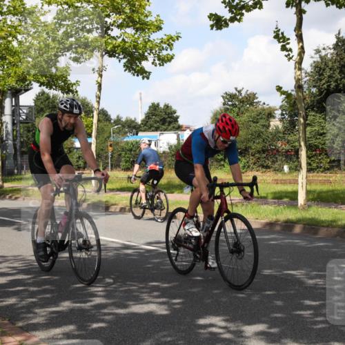 10.08.2025 - GEWOBA Citytriathlon Bremen Yannick Fuchs http://msf.ph/oto/8561762 10.08.2025 12:20:53 Radfahren 558, 581, 701, 772, 795, 829, 899, 940, 1001 meine-sportfotos.de