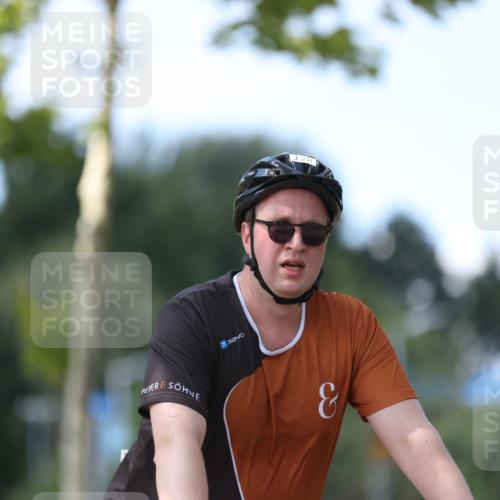 10.08.2025 - GEWOBA Citytriathlon Bremen Yannick Fuchs http://msf.ph/oto/8561776 10.08.2025 14:23:53 Radfahren 128, 158, 221, 234 meine-sportfotos.de