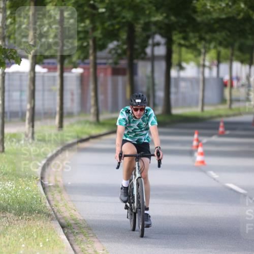 10.08.2025 - GEWOBA Citytriathlon Bremen Yannick Fuchs http://msf.ph/oto/8561780 10.08.2025 14:24:03 Radfahren 221 meine-sportfotos.de