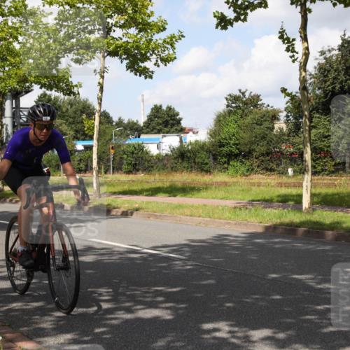 10.08.2025 - GEWOBA Citytriathlon Bremen Yannick Fuchs http://msf.ph/oto/8561781 10.08.2025 12:21:06 Radfahren 555, 558, 581, 662, 701, 758, 772, 785, 795, 813, 869, 969, 1001, 1002 meine-sportfotos.de