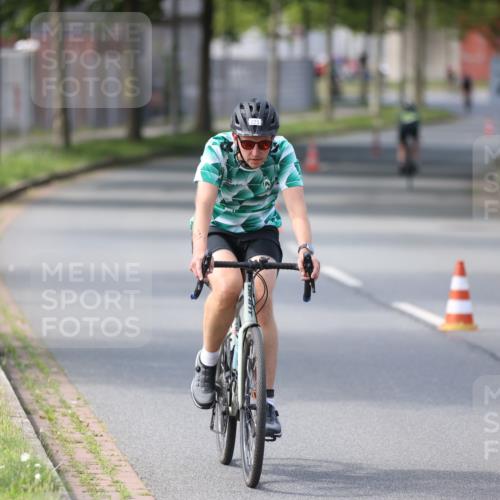 10.08.2025 - GEWOBA Citytriathlon Bremen Yannick Fuchs http://msf.ph/oto/8561785 10.08.2025 14:24:04 Radfahren 221 meine-sportfotos.de