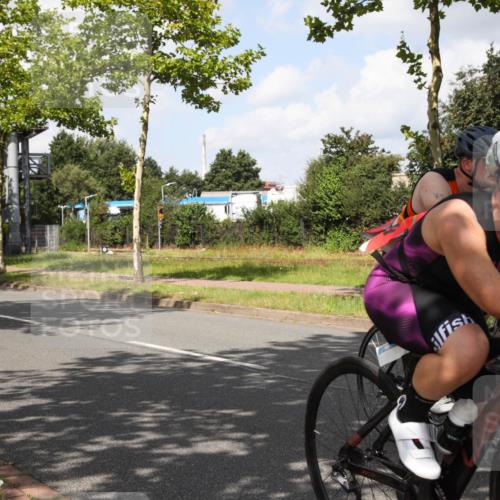 10.08.2025 - GEWOBA Citytriathlon Bremen Yannick Fuchs http://msf.ph/oto/8561786 10.08.2025 12:21:09 Radfahren 555, 558, 581, 662, 701, 758, 785, 795, 813, 869, 969, 975, 1002 meine-sportfotos.de