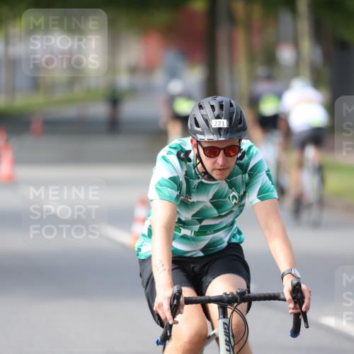 10.08.2025 - GEWOBA Citytriathlon Bremen Yannick Fuchs http://msf.ph/oto/8561792 10.08.2025 14:24:05 Radfahren 221, 474 meine-sportfotos.de