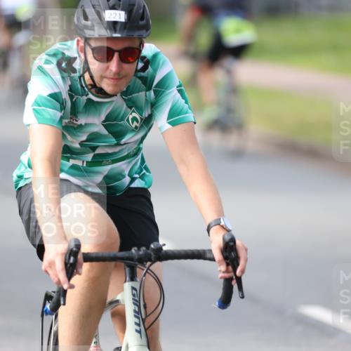 10.08.2025 - GEWOBA Citytriathlon Bremen Yannick Fuchs http://msf.ph/oto/8561796 10.08.2025 14:24:05 Radfahren 221, 474 meine-sportfotos.de