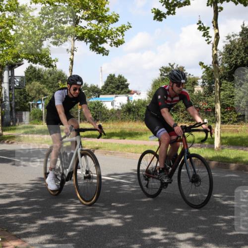 10.08.2025 - GEWOBA Citytriathlon Bremen Yannick Fuchs http://msf.ph/oto/8561800 10.08.2025 12:21:12 Radfahren 555, 558, 581, 662, 701, 758, 761, 785, 813, 869, 913, 969, 975, 1002 meine-sportfotos.de