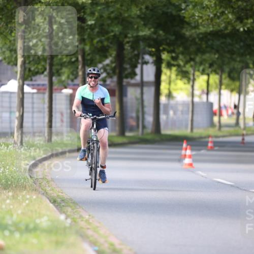 10.08.2025 - GEWOBA Citytriathlon Bremen Yannick Fuchs http://msf.ph/oto/8561830 10.08.2025 14:24:24 Radfahren 3, 169, 436, 474 meine-sportfotos.de