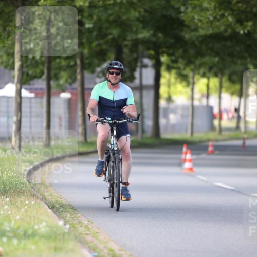 10.08.2025 - GEWOBA Citytriathlon Bremen Yannick Fuchs http://msf.ph/oto/8561834 10.08.2025 14:24:25 Radfahren 3, 169, 436, 474 meine-sportfotos.de
