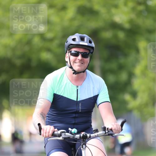 10.08.2025 - GEWOBA Citytriathlon Bremen Yannick Fuchs http://msf.ph/oto/8561847 10.08.2025 14:24:27 Radfahren 3, 169, 247, 436, 474, 488 meine-sportfotos.de