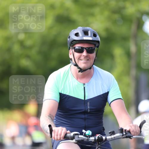 10.08.2025 - GEWOBA Citytriathlon Bremen Yannick Fuchs http://msf.ph/oto/8561849 10.08.2025 14:24:28 Radfahren 3, 169, 247, 298, 436, 474, 488 meine-sportfotos.de