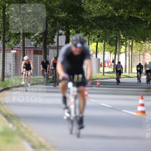 10.08.2025 - GEWOBA Citytriathlon Bremen Yannick Fuchs http://msf.ph/oto/8561869 10.08.2025 14:24:36 Radfahren 3, 165, 180, 247, 298, 488 meine-sportfotos.de