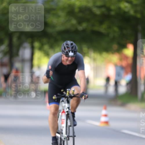 10.08.2025 - GEWOBA Citytriathlon Bremen Yannick Fuchs http://msf.ph/oto/8561872 10.08.2025 14:24:37 Radfahren 3, 165, 180, 247, 298, 332, 488 meine-sportfotos.de