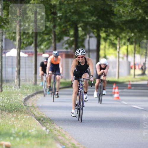 10.08.2025 - GEWOBA Citytriathlon Bremen Yannick Fuchs http://msf.ph/oto/8561887 10.08.2025 14:24:39 Radfahren 3, 165, 180, 247, 298, 332, 432, 488 meine-sportfotos.de