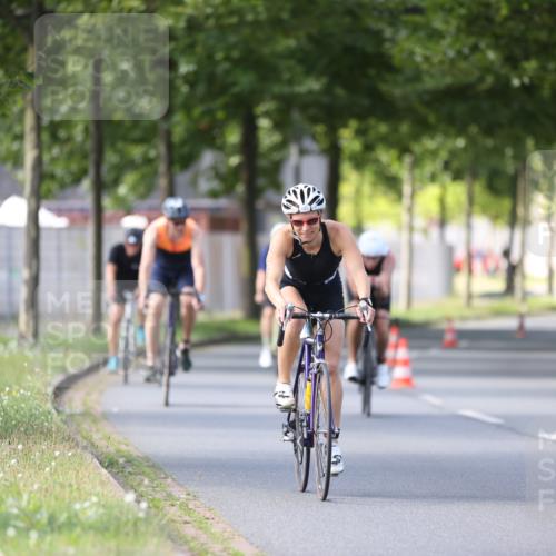 10.08.2025 - GEWOBA Citytriathlon Bremen Yannick Fuchs http://msf.ph/oto/8561890 10.08.2025 14:24:40 Radfahren 3, 165, 180, 247, 298, 332, 432, 488 meine-sportfotos.de