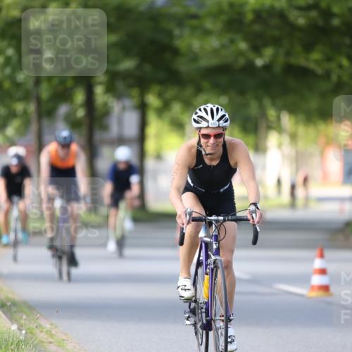 10.08.2025 - GEWOBA Citytriathlon Bremen Yannick Fuchs http://msf.ph/oto/8561893 10.08.2025 14:24:40 Radfahren 3, 165, 180, 247, 298, 332, 432, 488 meine-sportfotos.de