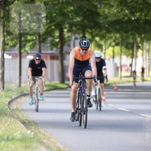 10.08.2025 - GEWOBA Citytriathlon Bremen Yannick Fuchs http://msf.ph/oto/8561899 10.08.2025 14:24:41 Radfahren 3, 165, 180, 247, 298, 332, 432, 488 meine-sportfotos.de