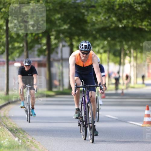 10.08.2025 - GEWOBA Citytriathlon Bremen Yannick Fuchs http://msf.ph/oto/8561902 10.08.2025 14:24:42 Radfahren 3, 165, 180, 247, 298, 332, 432, 488 meine-sportfotos.de