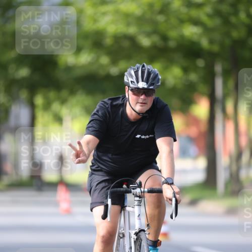 10.08.2025 - GEWOBA Citytriathlon Bremen Yannick Fuchs http://msf.ph/oto/8561918 10.08.2025 14:24:44 Radfahren 3, 165, 180, 247, 298, 332, 346, 432, 488 meine-sportfotos.de