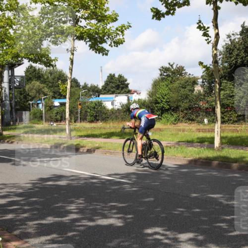 10.08.2025 - GEWOBA Citytriathlon Bremen Yannick Fuchs http://msf.ph/oto/8561919 10.08.2025 12:21:34 Radfahren 618, 761, 913, 923, 949 meine-sportfotos.de