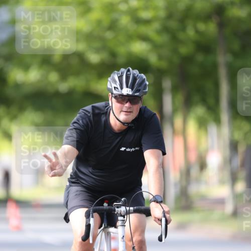 10.08.2025 - GEWOBA Citytriathlon Bremen Yannick Fuchs http://msf.ph/oto/8561920 10.08.2025 14:24:44 Radfahren 3, 165, 180, 247, 298, 332, 346, 432, 488 meine-sportfotos.de
