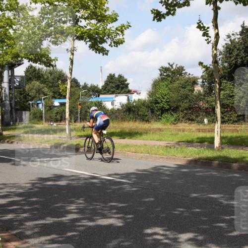 10.08.2025 - GEWOBA Citytriathlon Bremen Yannick Fuchs http://msf.ph/oto/8561922 10.08.2025 12:21:35 Radfahren 618, 761, 913, 923, 949 meine-sportfotos.de