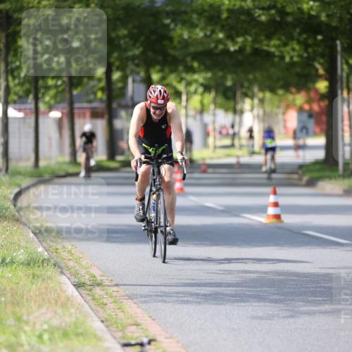 10.08.2025 - GEWOBA Citytriathlon Bremen Yannick Fuchs http://msf.ph/oto/8561930 10.08.2025 14:24:53 Radfahren 22, 165, 166, 180, 202, 235, 269, 298, 332, 346, 432 meine-sportfotos.de
