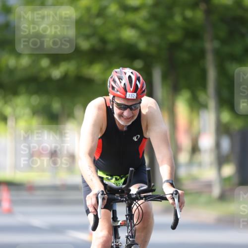 10.08.2025 - GEWOBA Citytriathlon Bremen Yannick Fuchs http://msf.ph/oto/8561937 10.08.2025 14:24:54 Radfahren 22, 165, 166, 180, 202, 235, 269, 332, 346, 432 meine-sportfotos.de