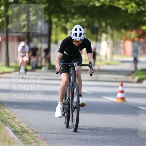 10.08.2025 - GEWOBA Citytriathlon Bremen Yannick Fuchs http://msf.ph/oto/8561941 10.08.2025 14:24:58 Radfahren 22, 166, 202, 235, 269, 332, 346, 432 meine-sportfotos.de