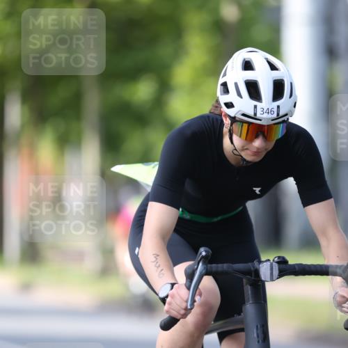 10.08.2025 - GEWOBA Citytriathlon Bremen Yannick Fuchs http://msf.ph/oto/8561948 10.08.2025 14:24:59 Radfahren 22, 166, 202, 235, 269, 332, 346, 432 meine-sportfotos.de