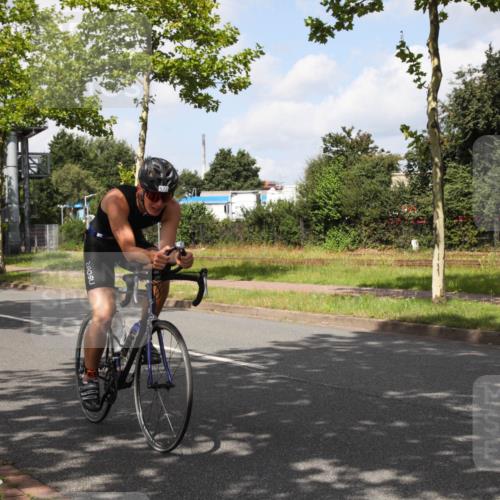10.08.2025 - GEWOBA Citytriathlon Bremen Yannick Fuchs http://msf.ph/oto/8561949 10.08.2025 12:21:57 Radfahren 572, 862 meine-sportfotos.de