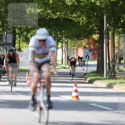 10.08.2025 - GEWOBA Citytriathlon Bremen Yannick Fuchs http://msf.ph/oto/8561950 10.08.2025 14:25:02 Radfahren 22, 166, 202, 235, 269, 332, 346, 432 meine-sportfotos.de