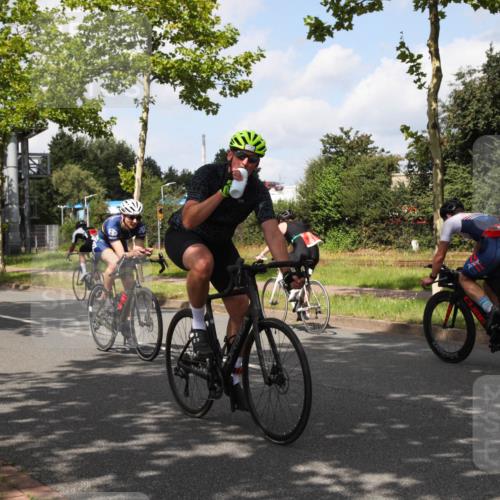 10.08.2025 - GEWOBA Citytriathlon Bremen Yannick Fuchs http://msf.ph/oto/8561951 10.08.2025 12:22:26 Radfahren 602, 663, 665, 803, 848, 870, 910, 1023 meine-sportfotos.de
