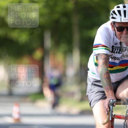 10.08.2025 - GEWOBA Citytriathlon Bremen Yannick Fuchs http://msf.ph/oto/8561961 10.08.2025 14:25:04 Radfahren 22, 166, 202, 235, 269, 346, 462 meine-sportfotos.de