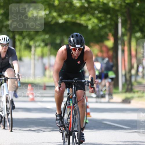 10.08.2025 - GEWOBA Citytriathlon Bremen Yannick Fuchs http://msf.ph/oto/8561963 10.08.2025 14:25:05 Radfahren 22, 49, 166, 202, 235, 267, 269, 270, 346, 462 meine-sportfotos.de